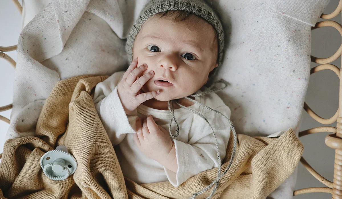 Skal dit barn have sut? Fordele, ulemper og alternativer