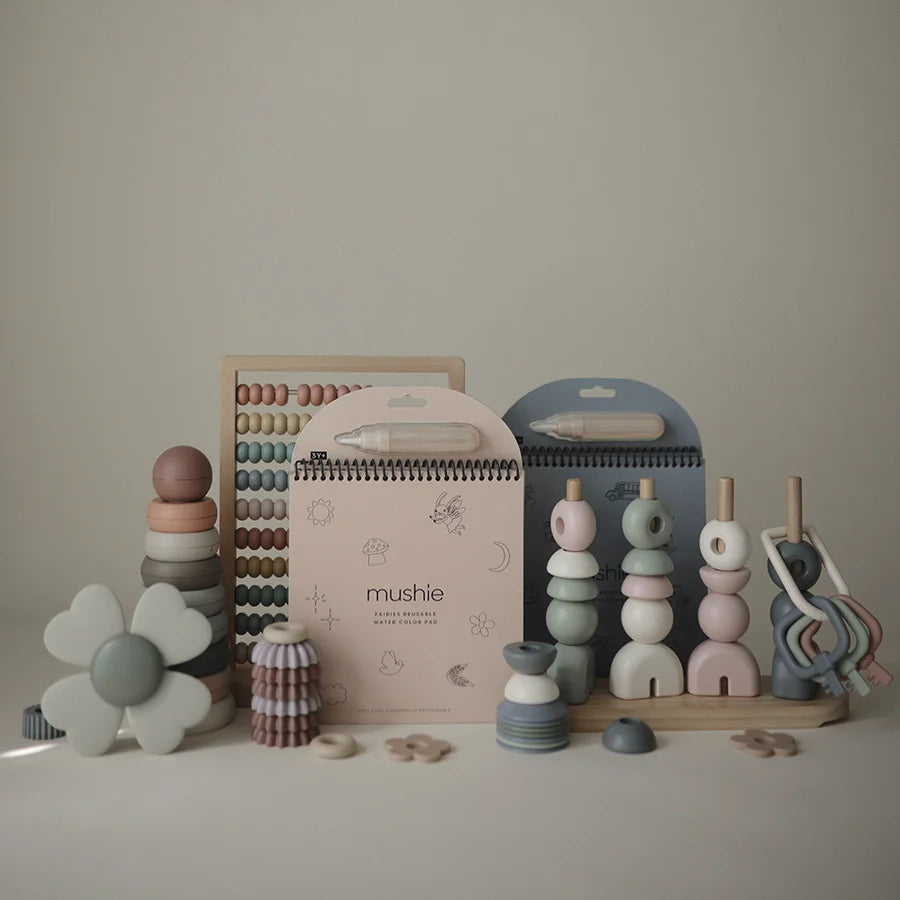 Mushie aktivitetslegetøj