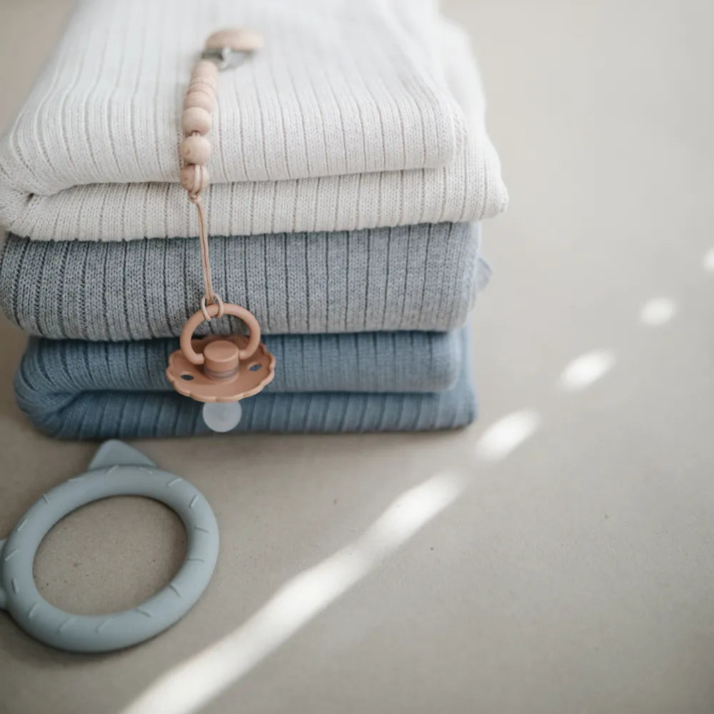 Mushie babytæppe - Ribstrik