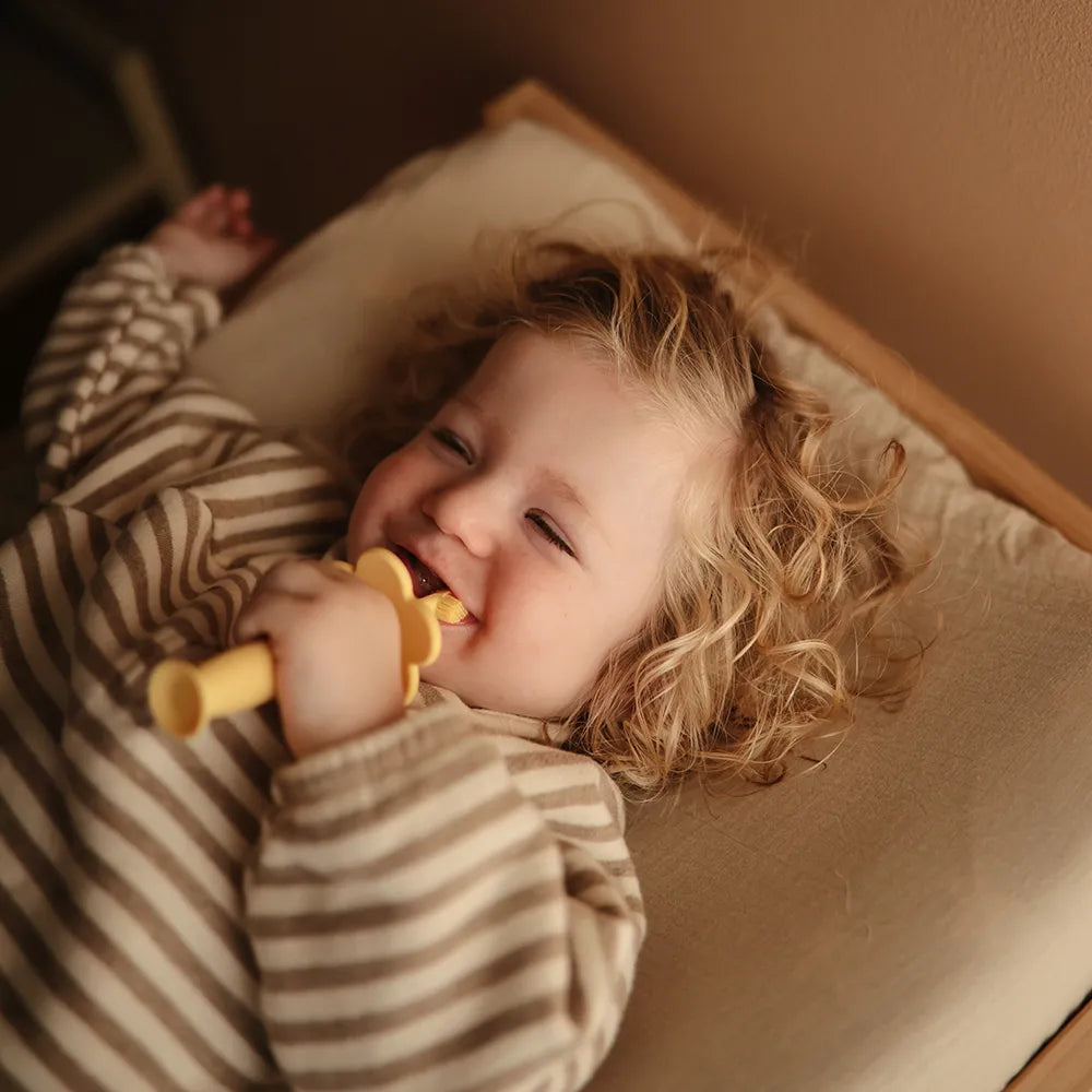 Mushie træningstandbørste