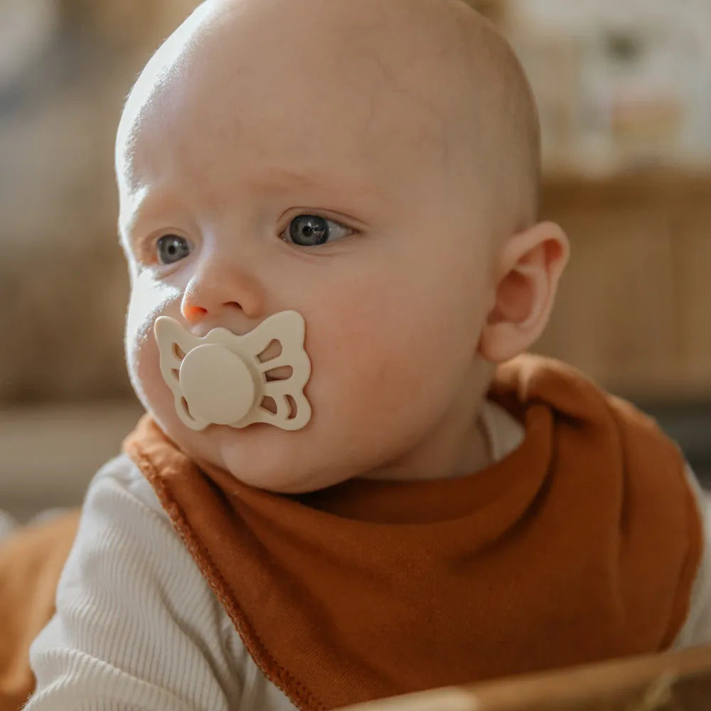 FRIGG Baby's First Pacifier - Floral Heart