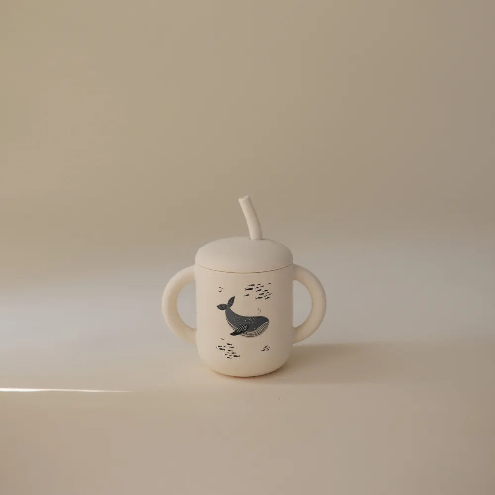 Mushie silikone træningskop med sugerør