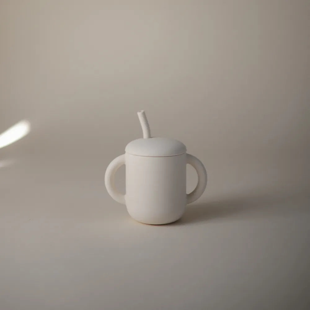 Mushie silikone træningskop med sugerør