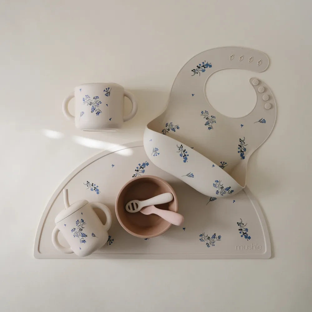 Mushie silikone træningskop med sugerør