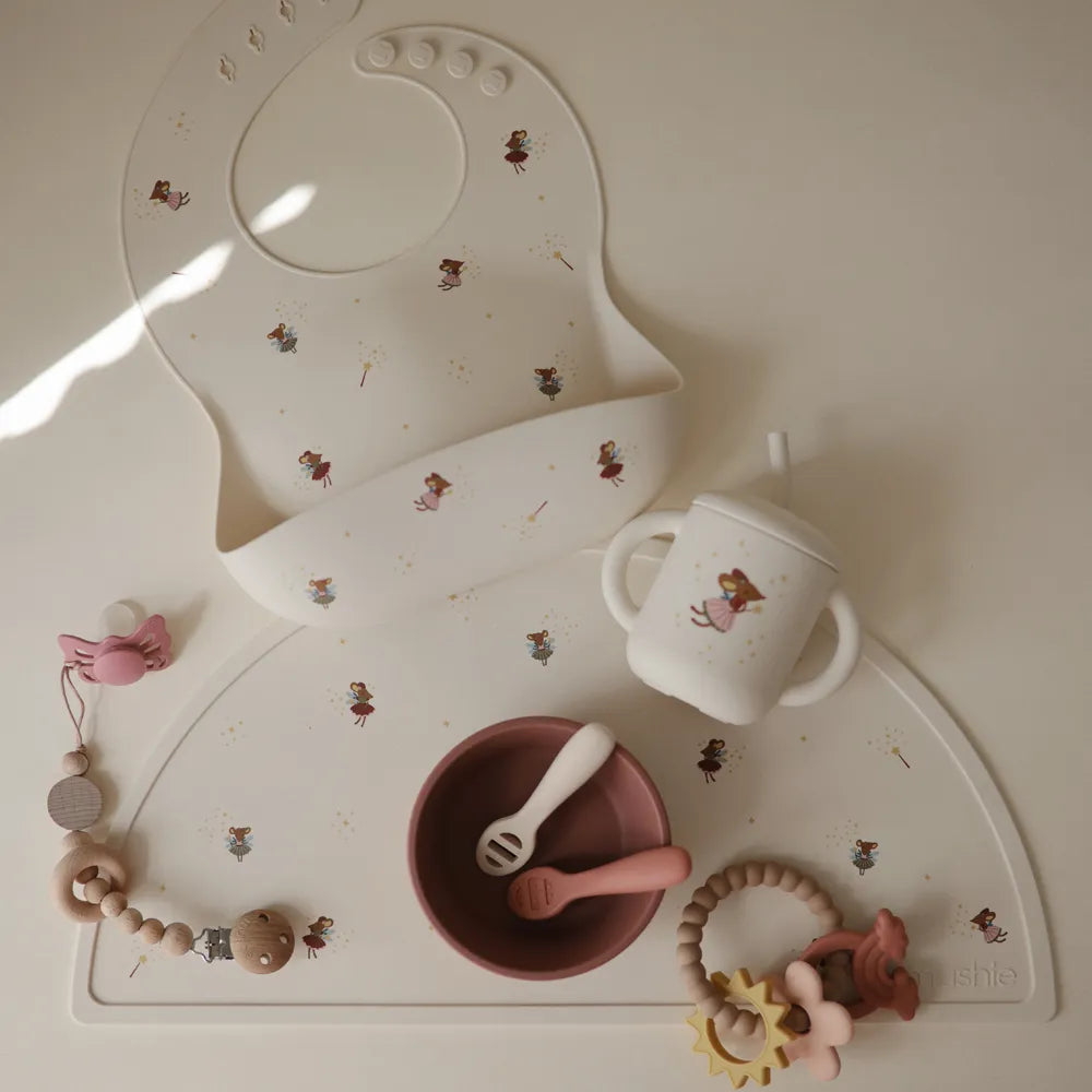 Mushie silikone træningskop med sugerør