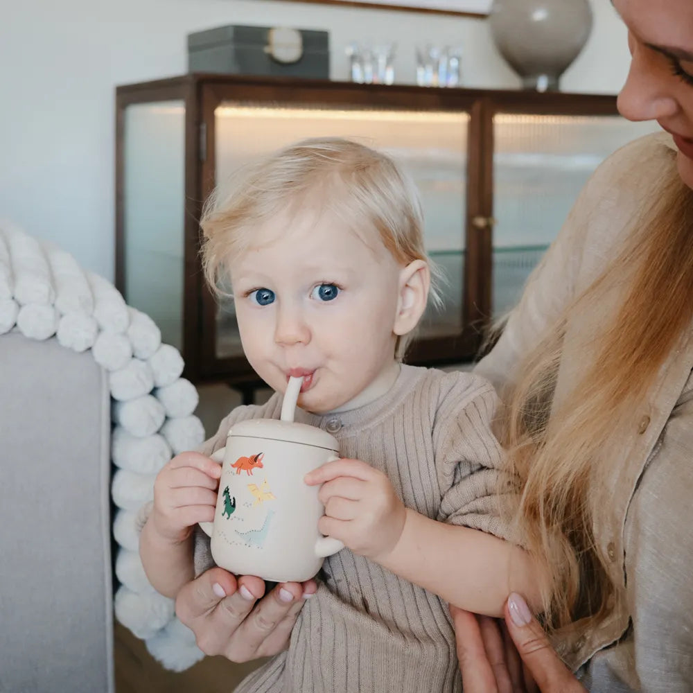 Mushie silikone træningskop med sugerør